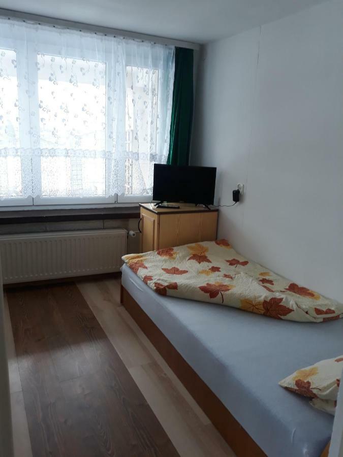 Pokoje Goscinne Mazur Щирк Екстериор снимка